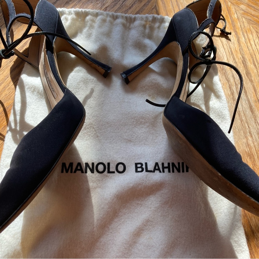 Manolo Blahnik Authentic Black Velvet Heels, Ankle Ties | Size 39.5 US size 9.5 - Picture 4 of 16